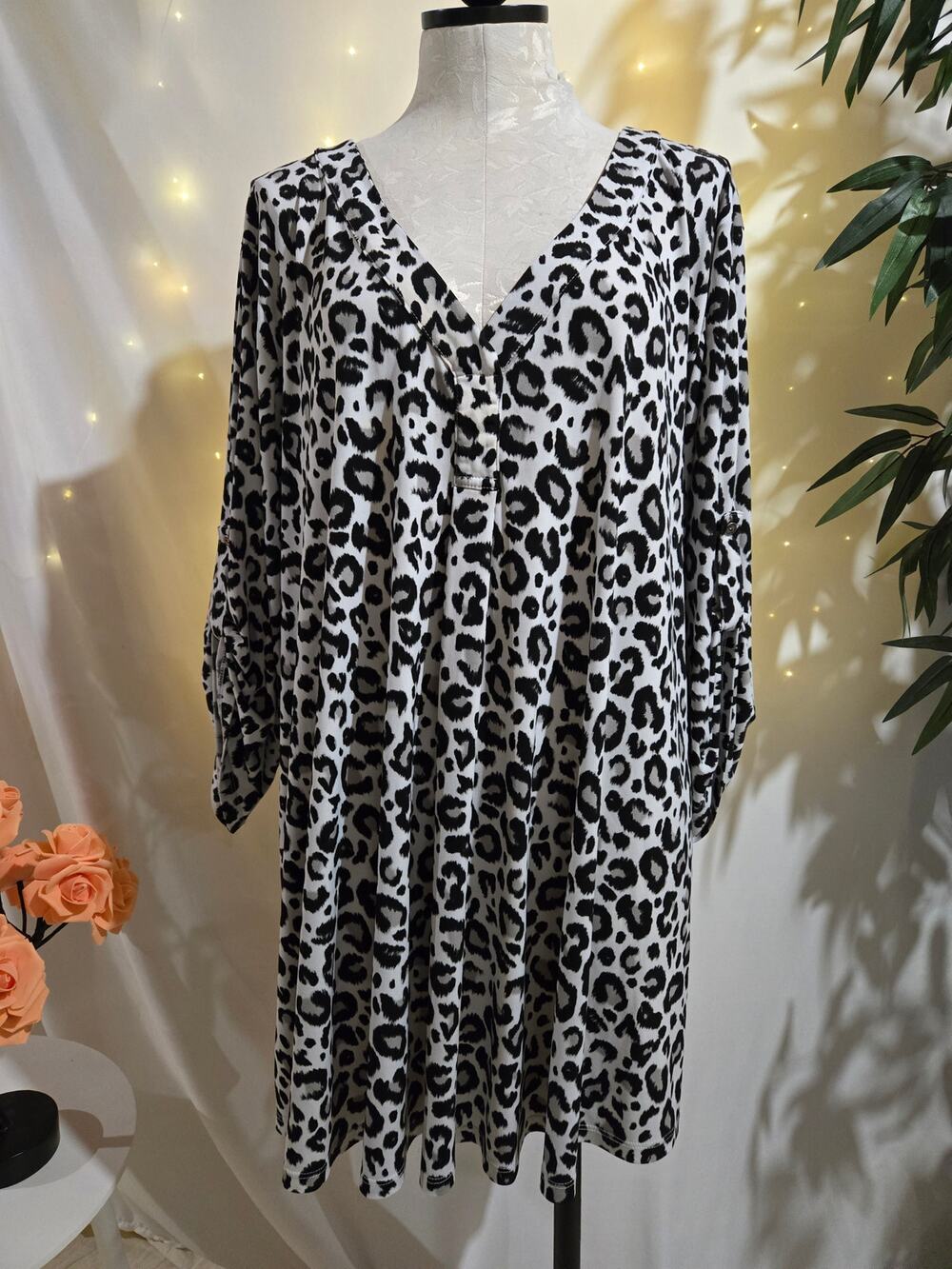 Torrid Leopard Animal Print Roll Tab Sleeve V-Neck Liquid Knit Top Plus Size 6X